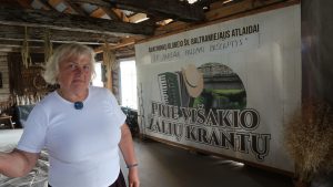 Birutė Kerušauskienė turi ką papasakoti apie kiekvieną eksponatą / Birutės Nenėnienės nuotr.